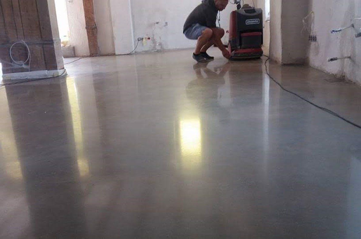 betona grīdu slīpēšana