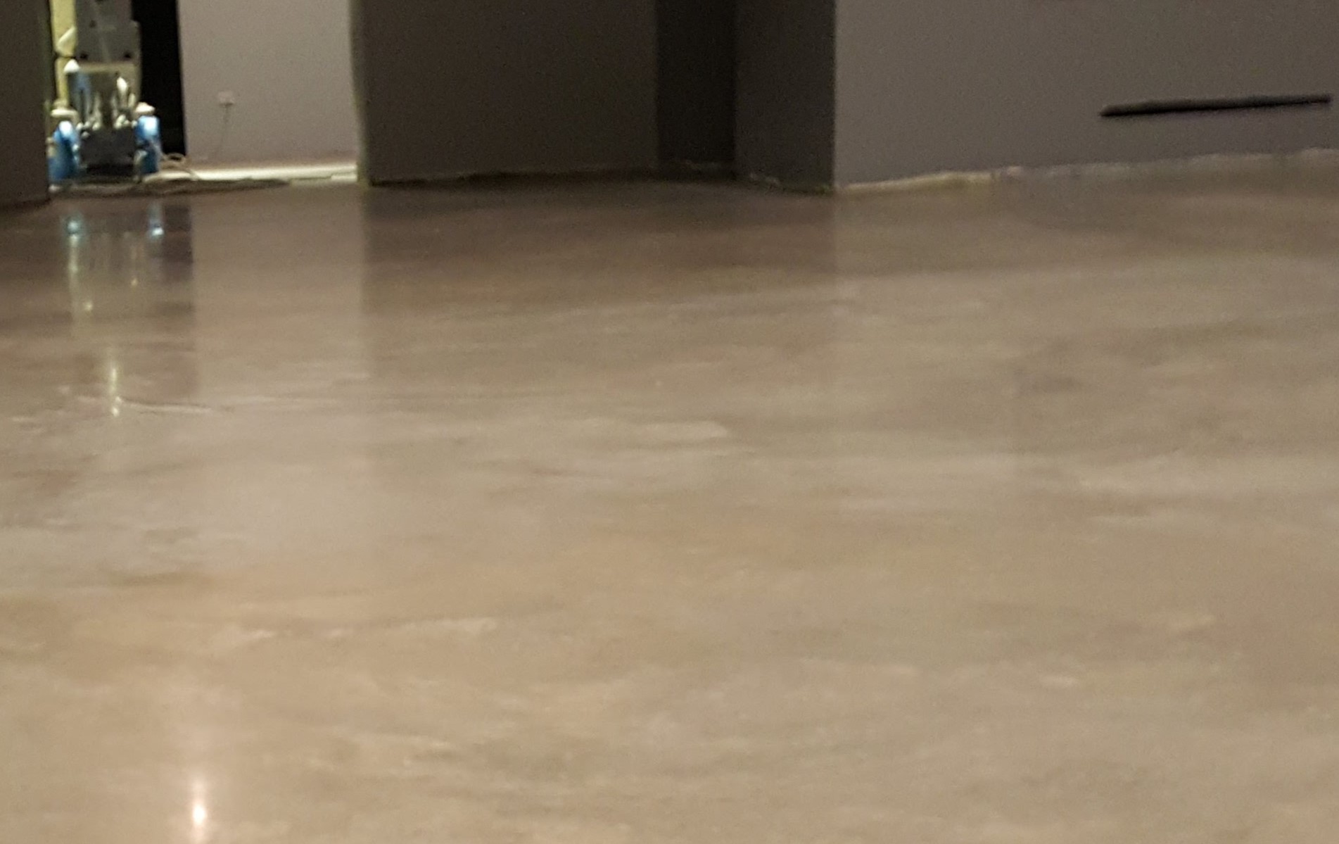 Betona grīdu slīpēšana